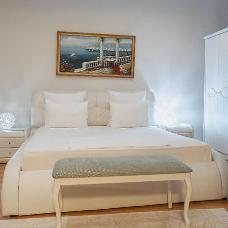 Altair Hotel Shymkent Eksteriør billede