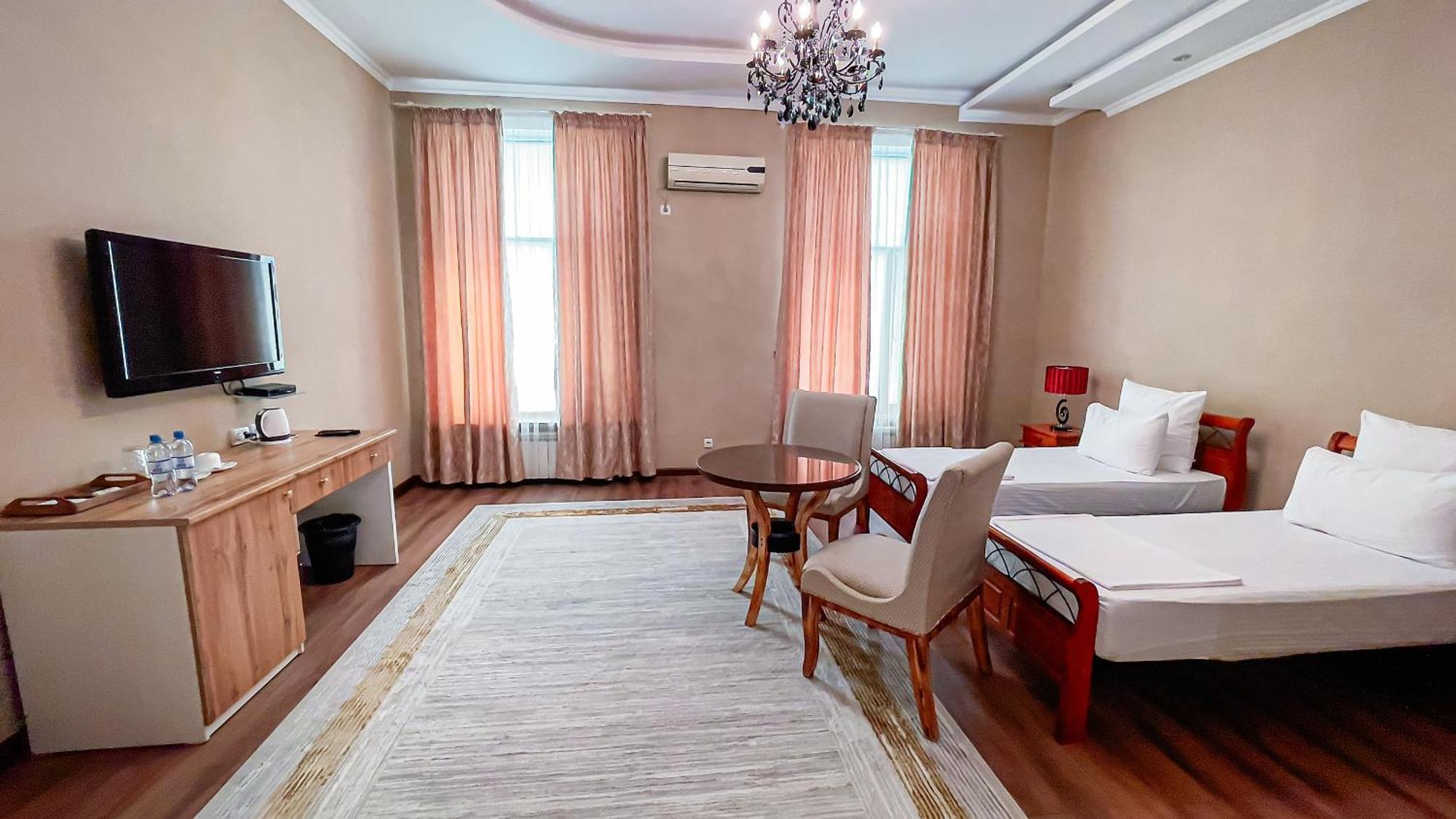 Altair Hotel Shymkent Eksteriør billede