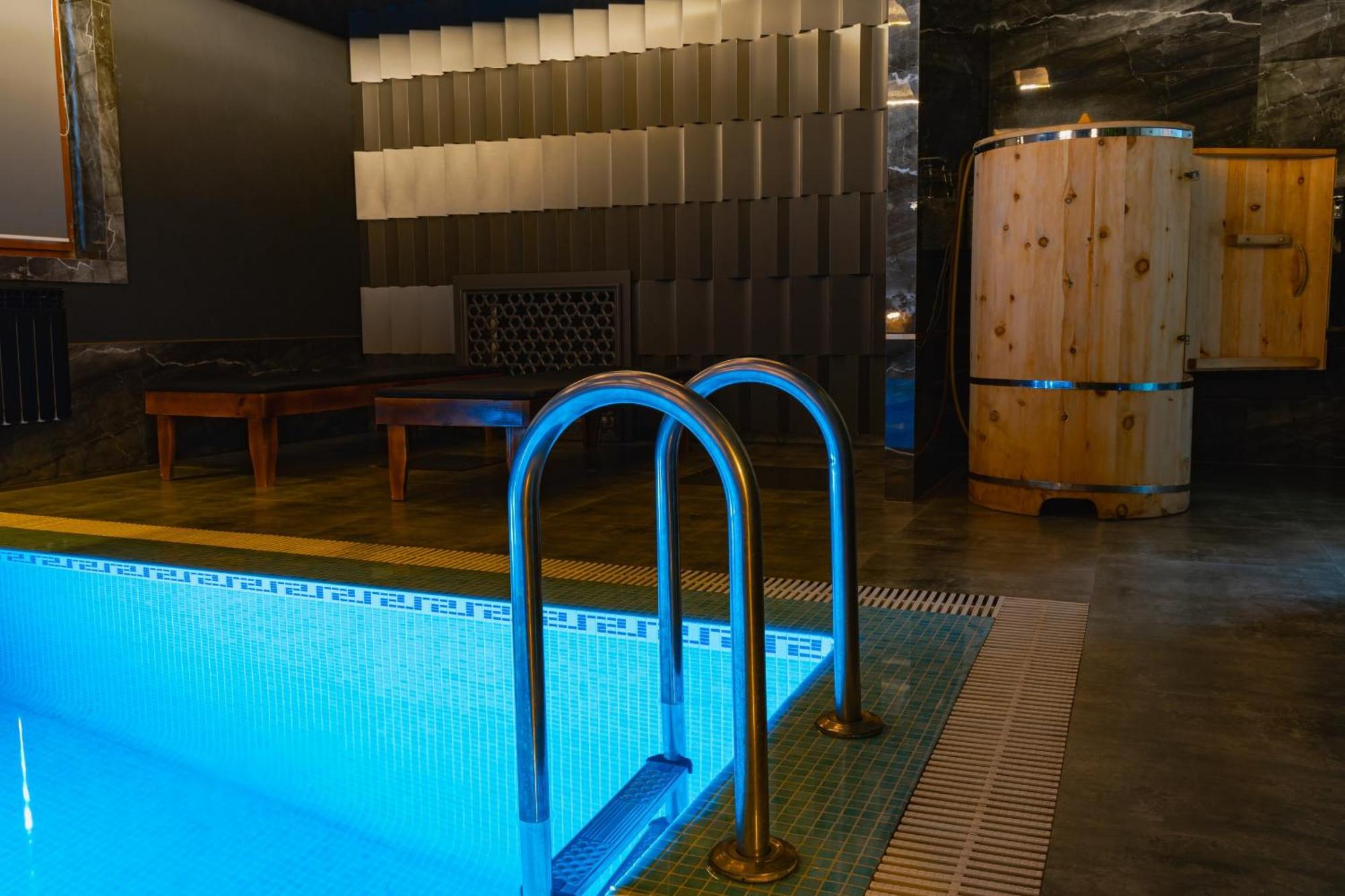 Altair Hotel Shymkent Eksteriør billede