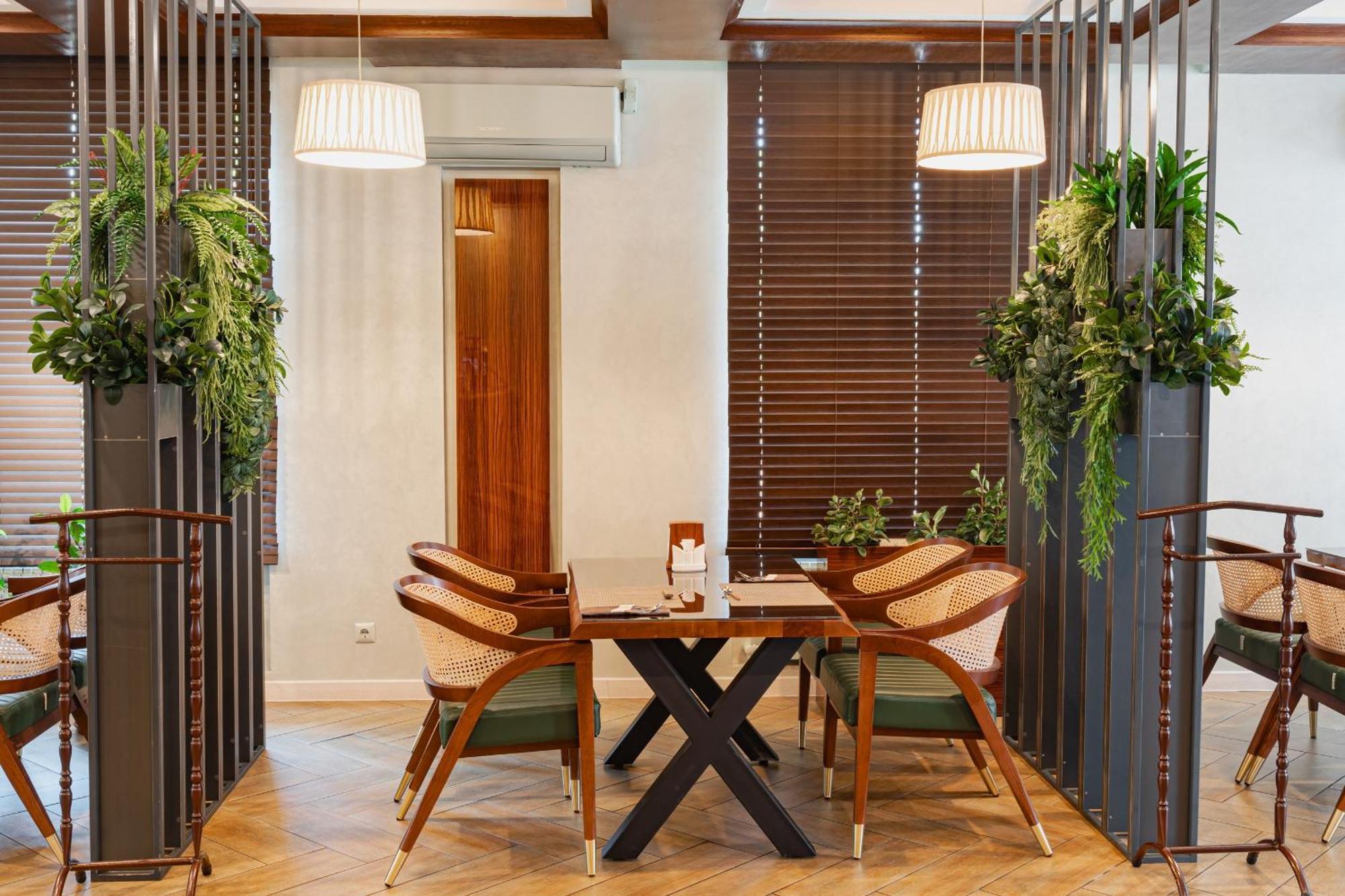 Altair Hotel Shymkent Eksteriør billede
