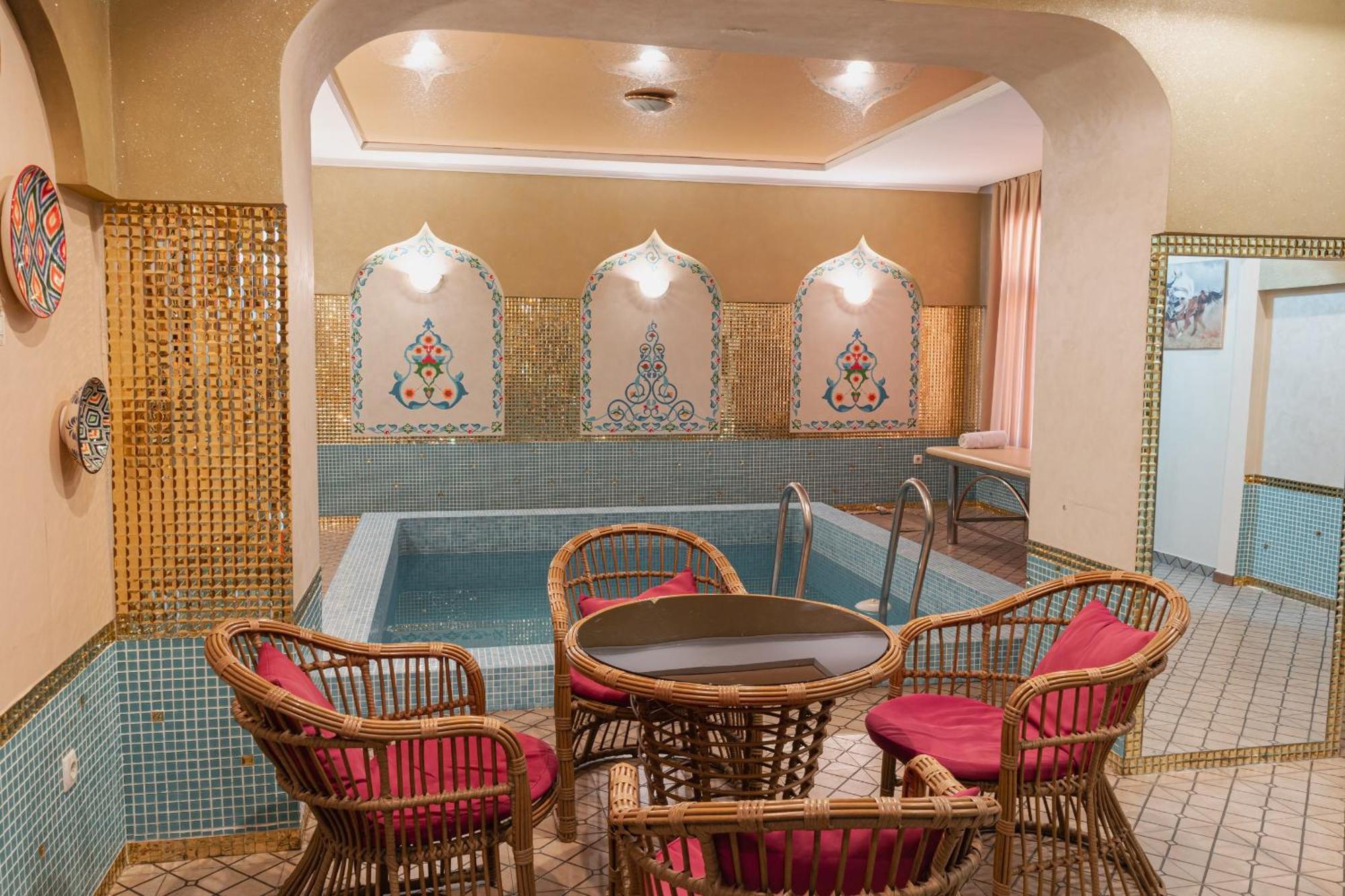 Altair Hotel Shymkent Eksteriør billede