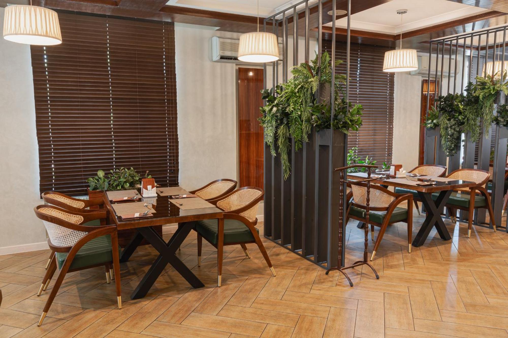 Altair Hotel Shymkent Eksteriør billede
