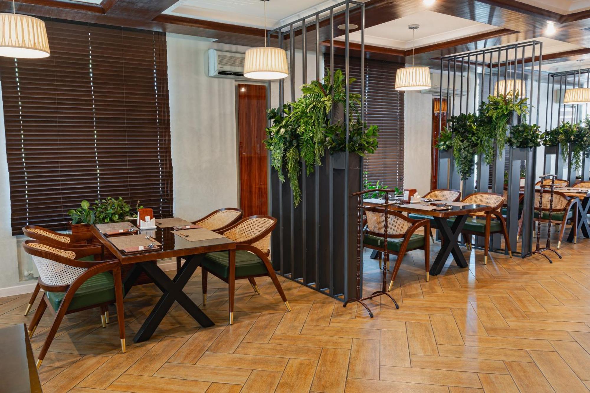 Altair Hotel Shymkent Eksteriør billede
