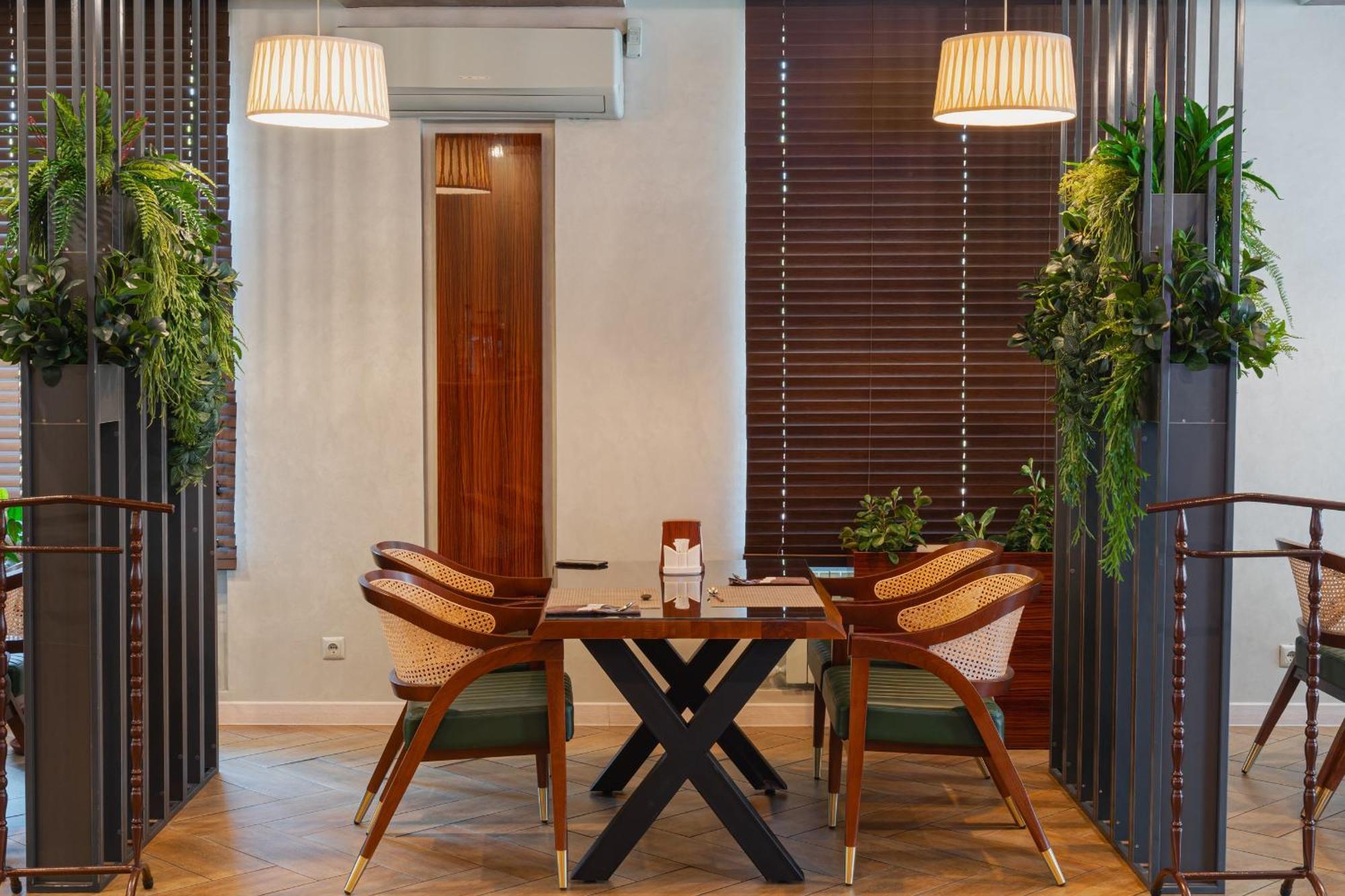Altair Hotel Shymkent Eksteriør billede