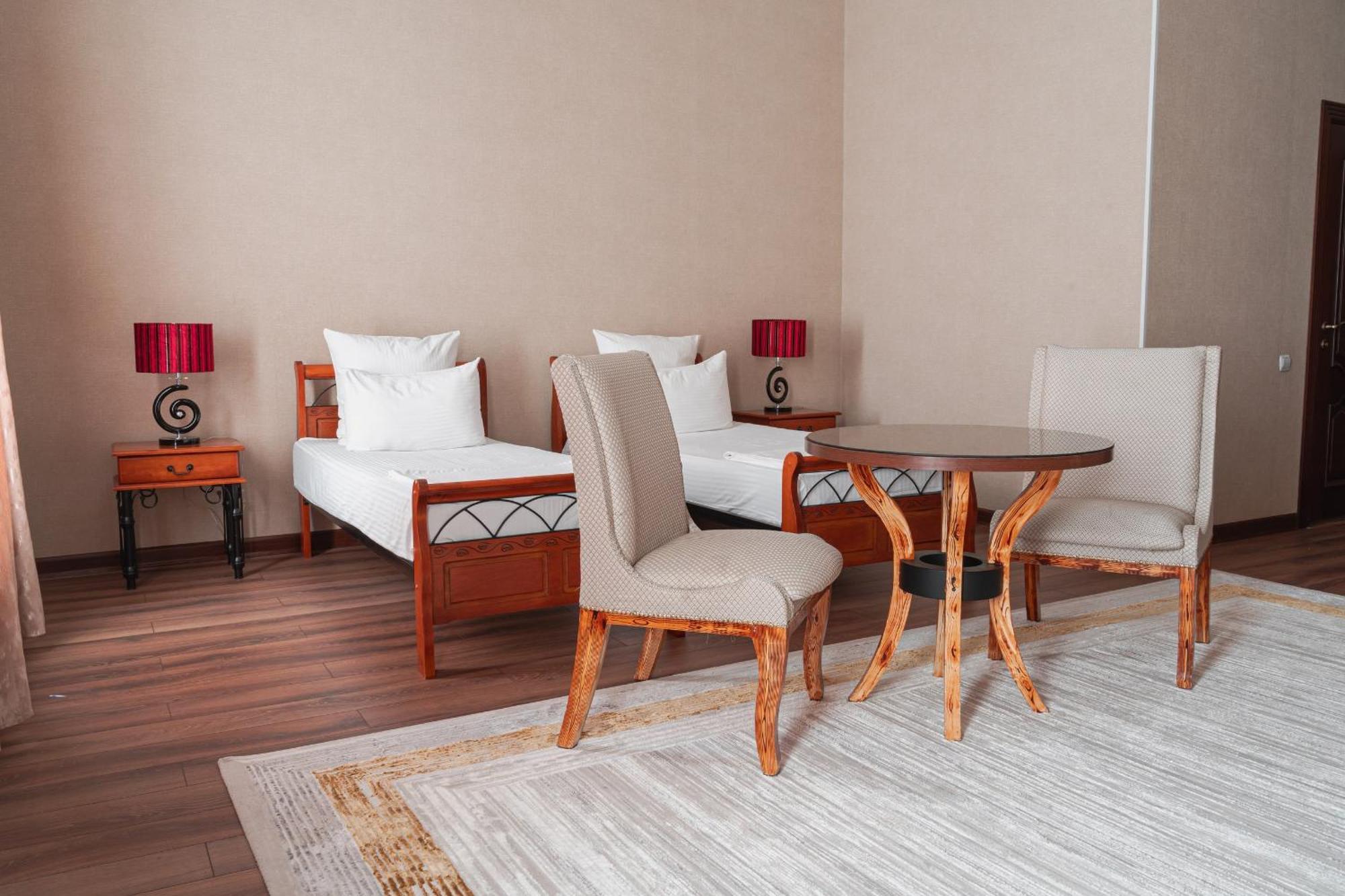 Altair Hotel Shymkent Eksteriør billede