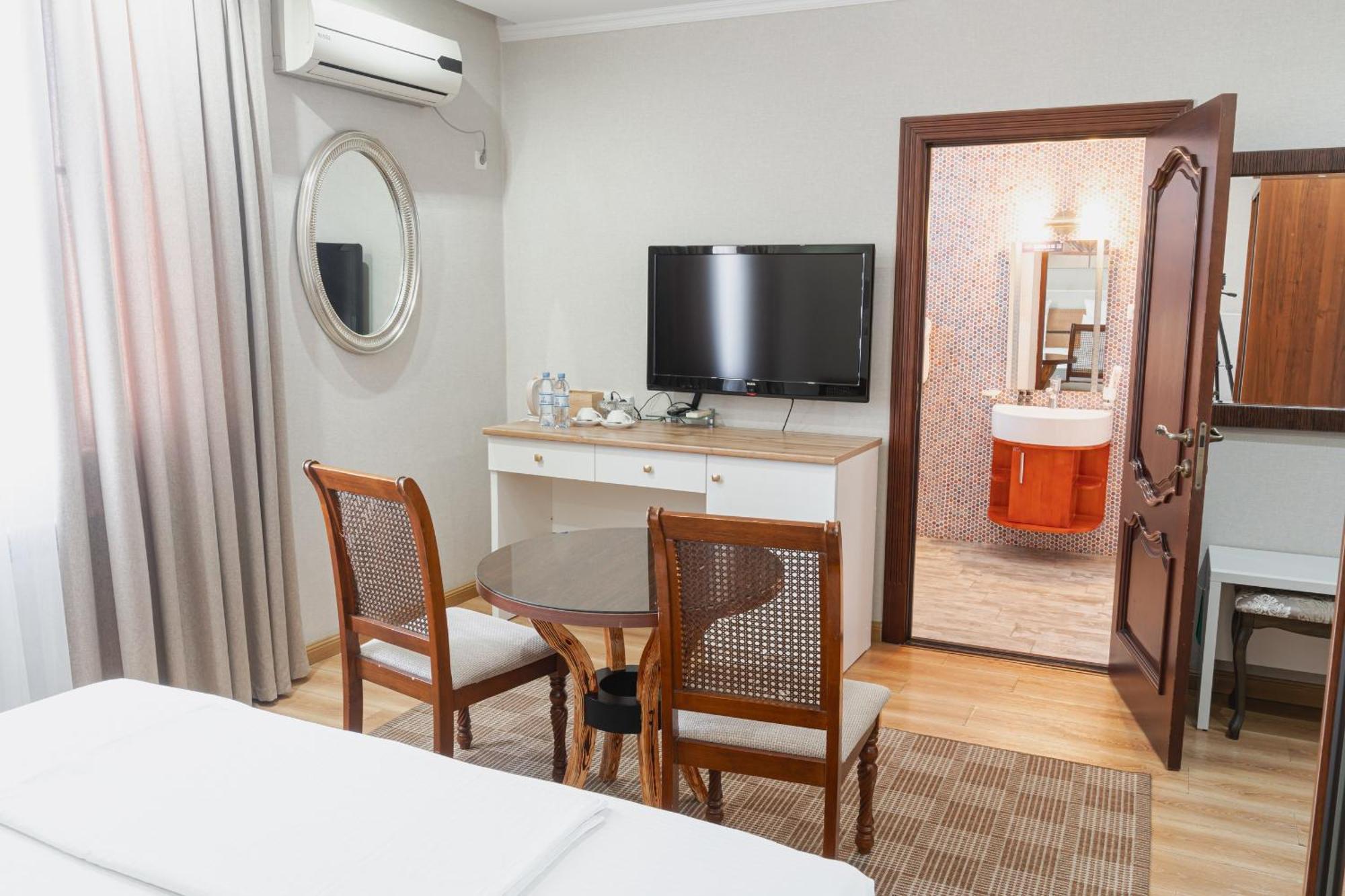 Altair Hotel Shymkent Eksteriør billede