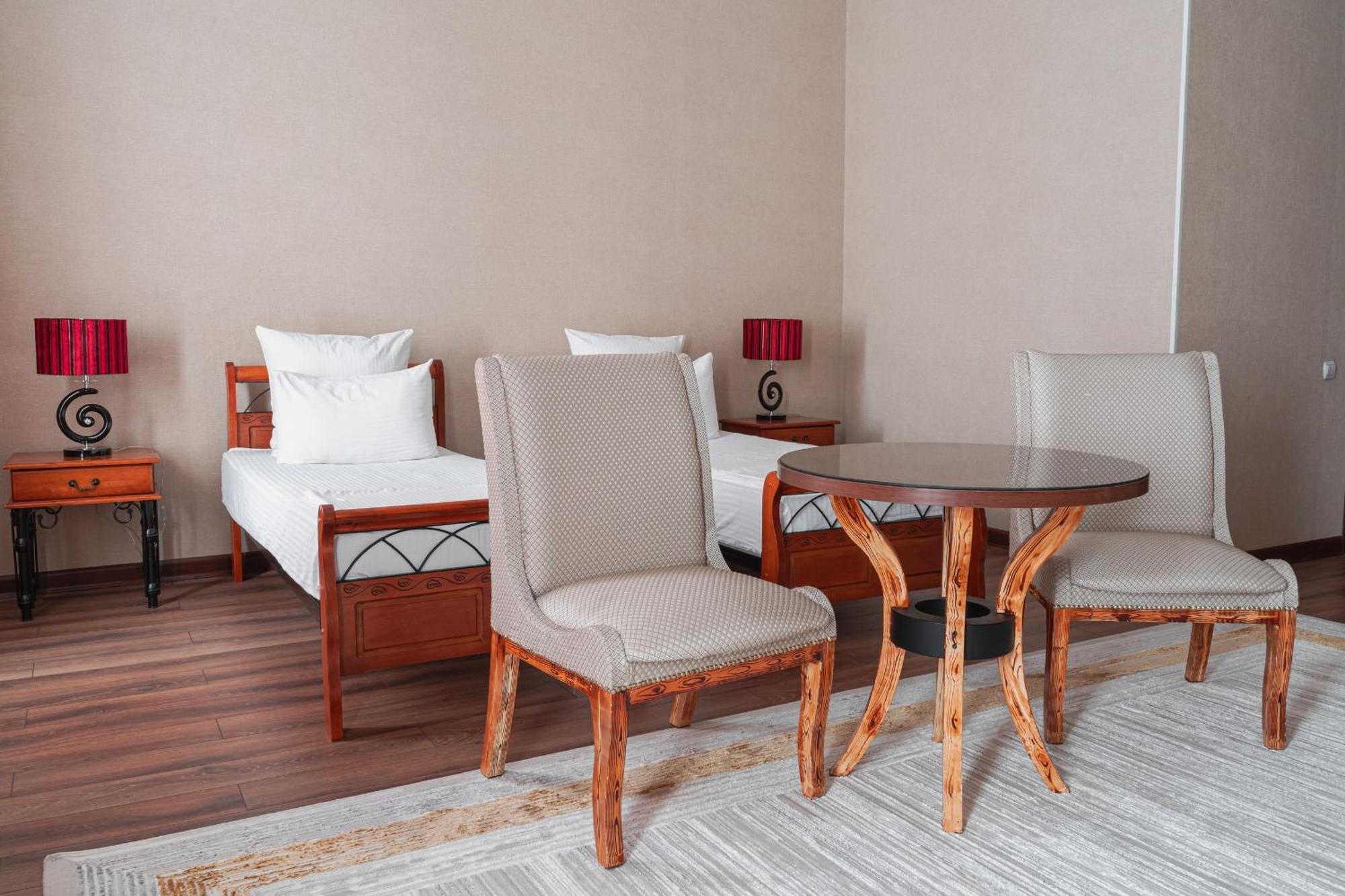 Altair Hotel Shymkent Eksteriør billede