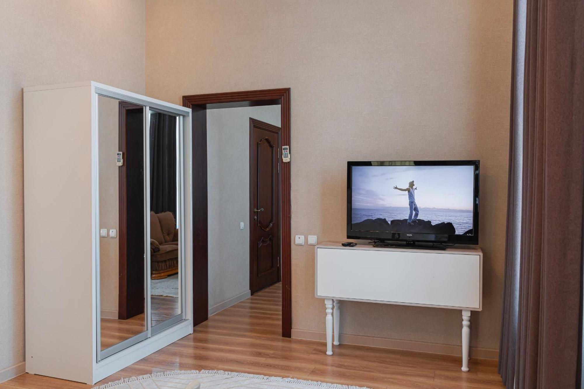 Altair Hotel Shymkent Eksteriør billede