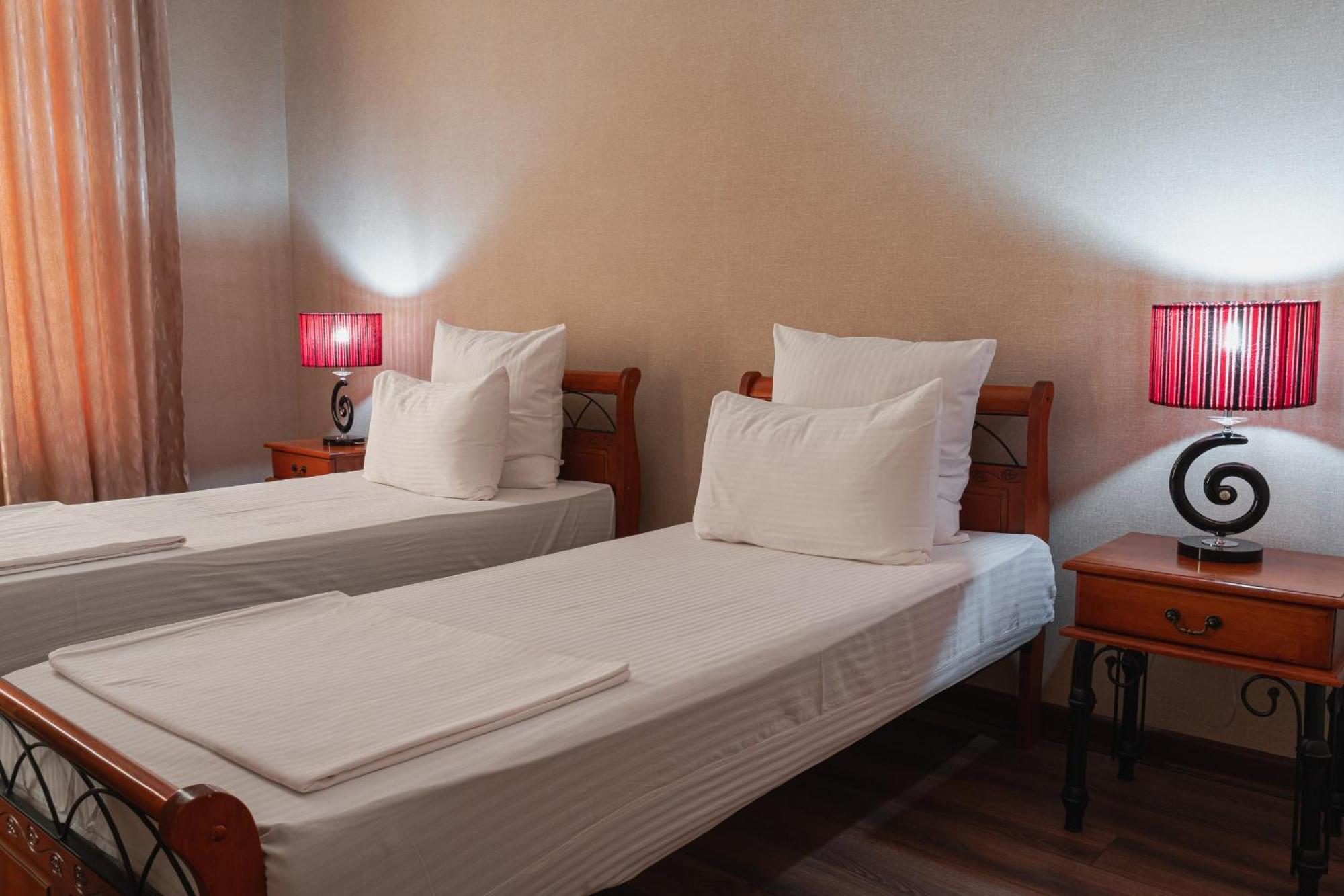 Altair Hotel Shymkent Eksteriør billede