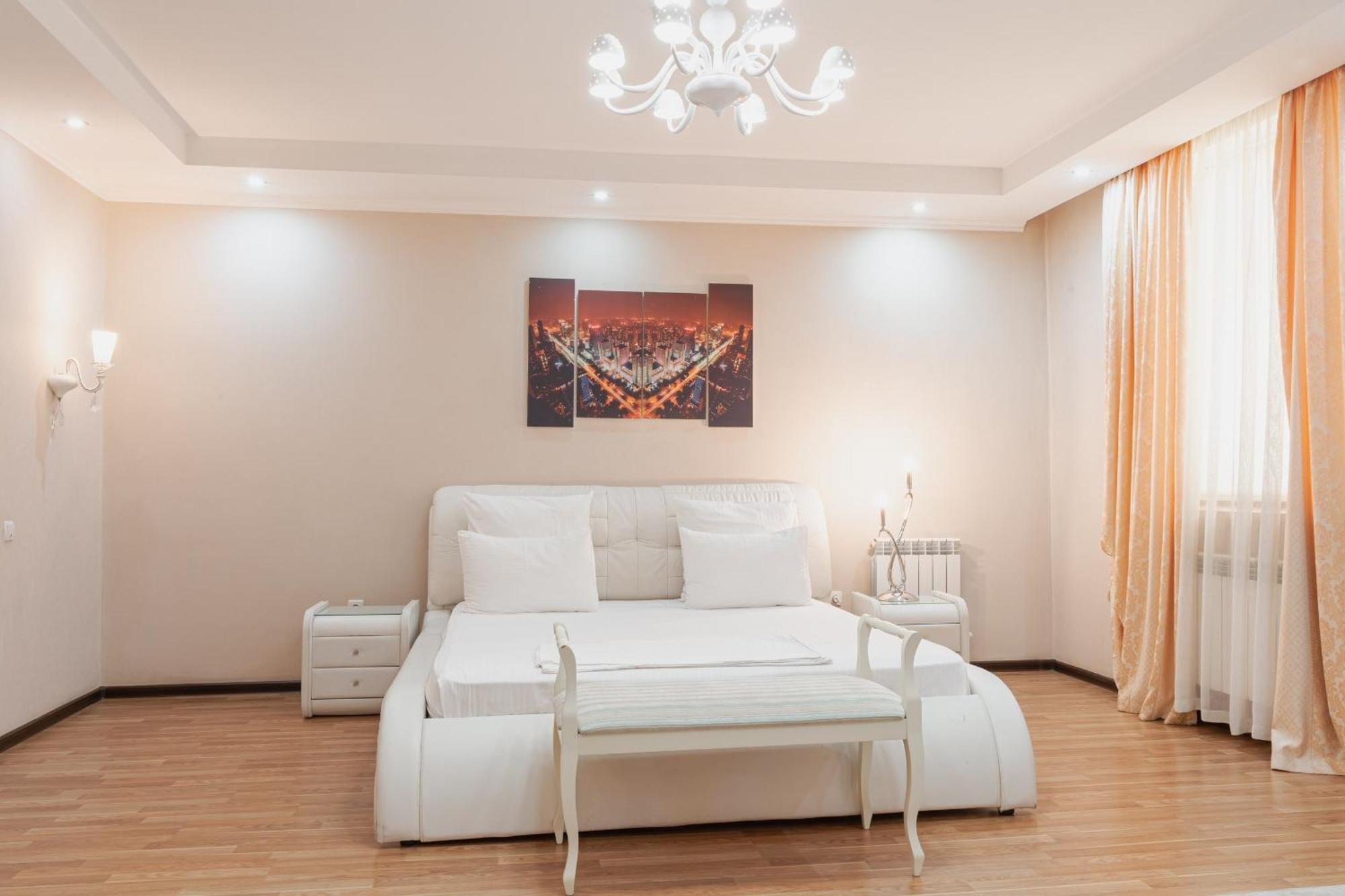 Altair Hotel Shymkent Eksteriør billede