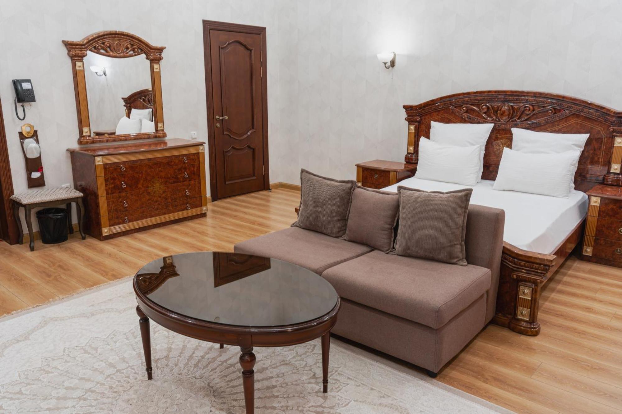 Altair Hotel Shymkent Eksteriør billede