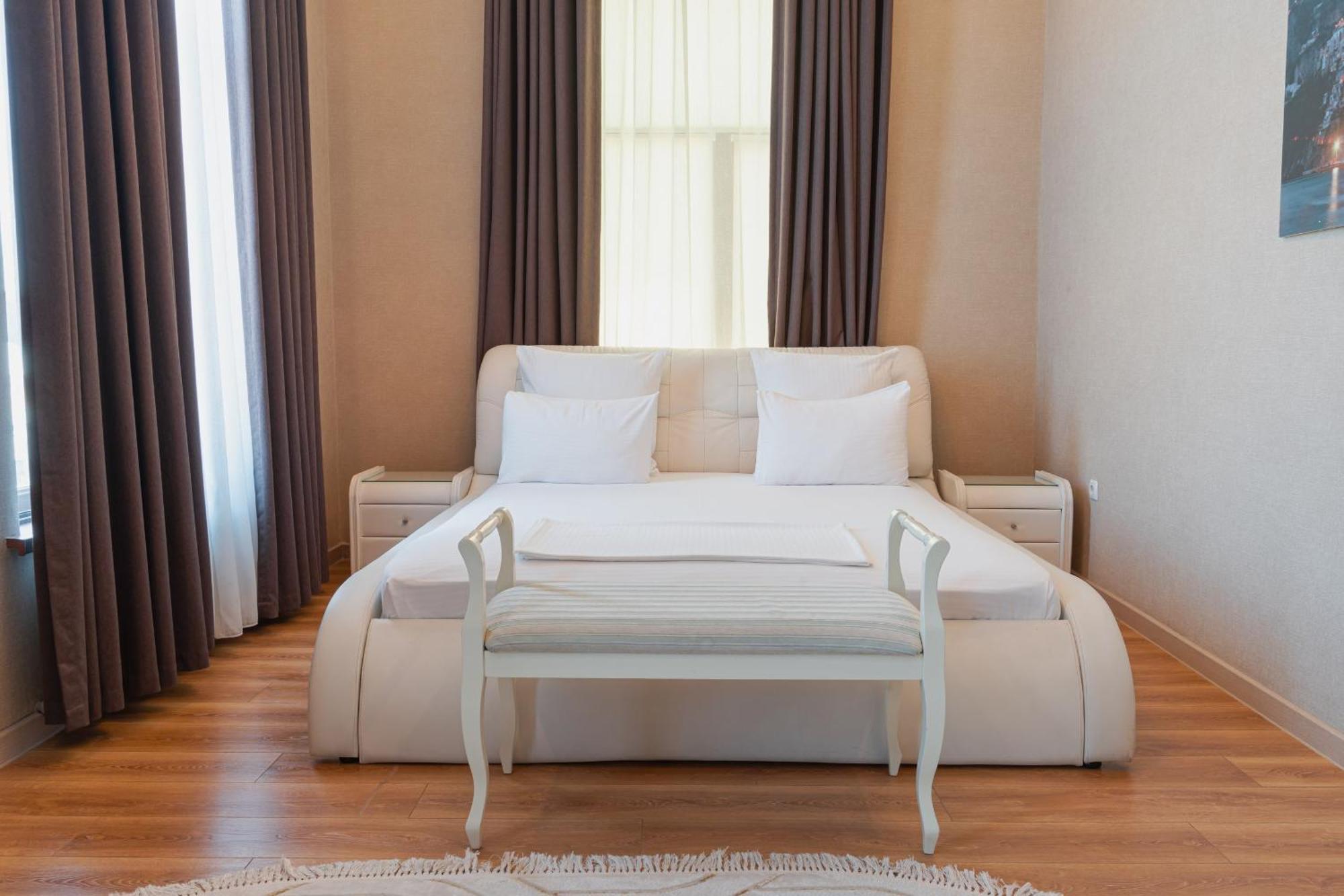 Altair Hotel Shymkent Eksteriør billede