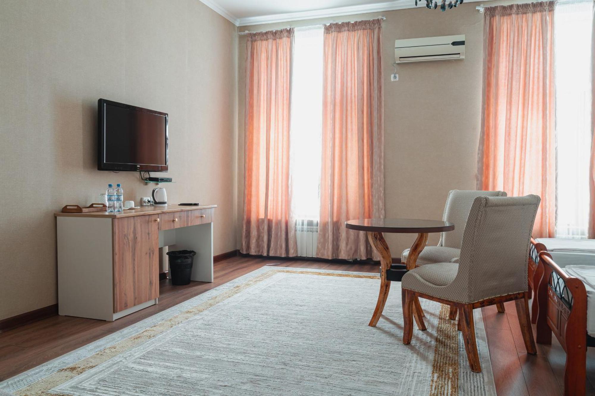 Altair Hotel Shymkent Eksteriør billede