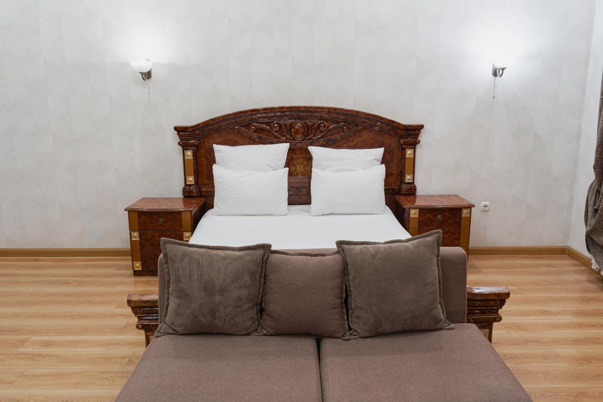 Altair Hotel Shymkent Eksteriør billede