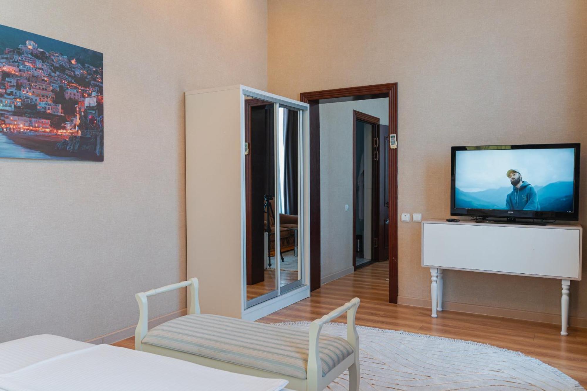 Altair Hotel Shymkent Eksteriør billede