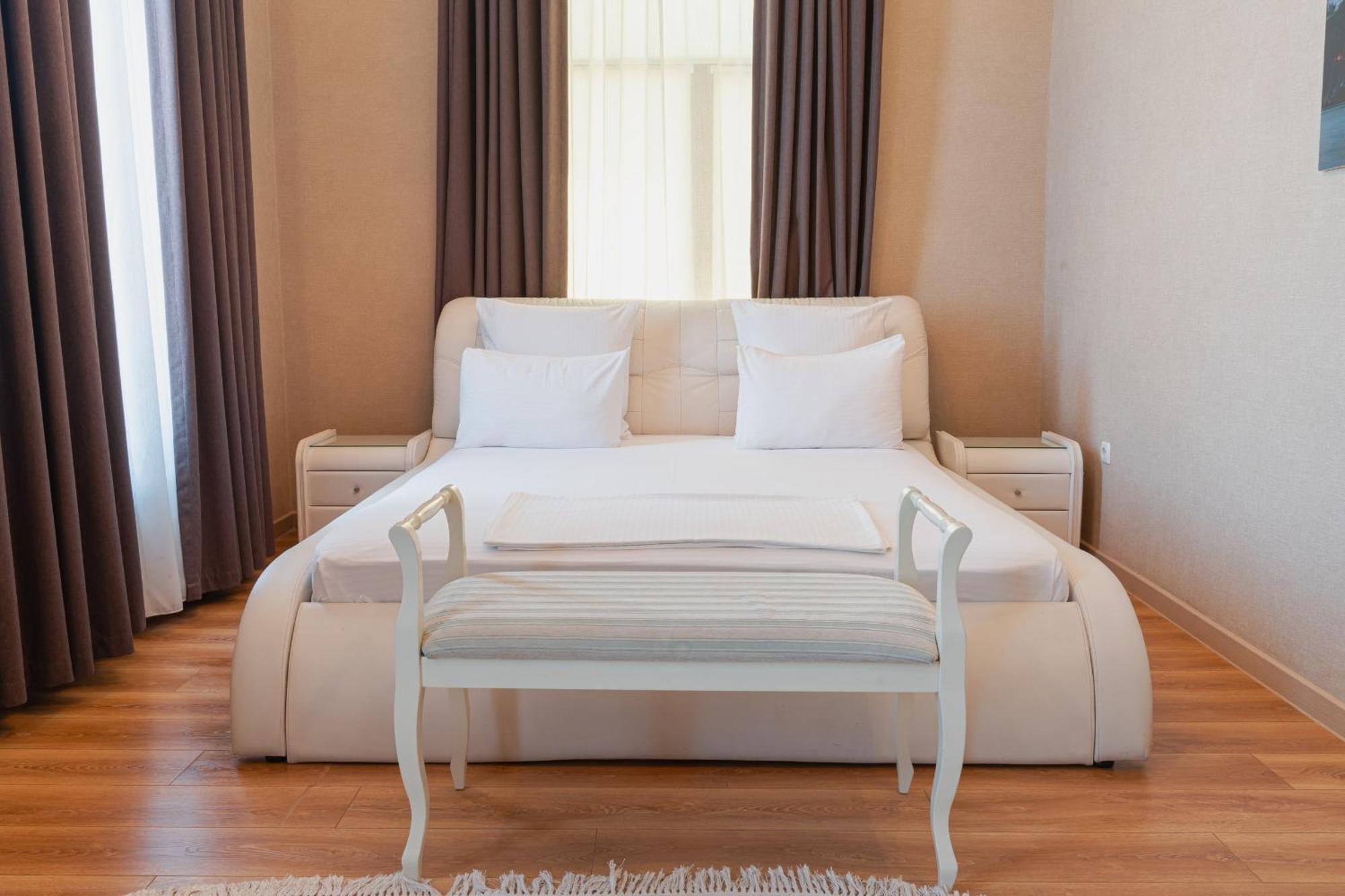 Altair Hotel Shymkent Eksteriør billede